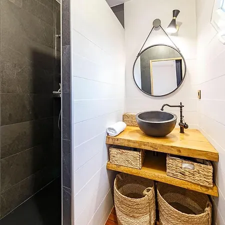 아파트 Le Saint Cyr - Bel Appartement, Parking & Terrasse