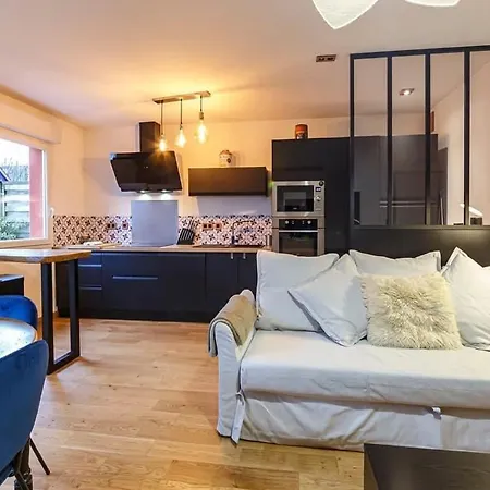 Le Saint Cyr - Bel Appartement, Parking & Terrasse *